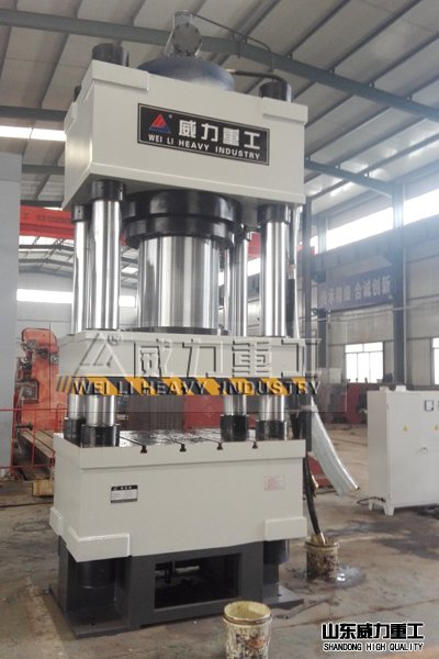 800噸四柱油壓機(jī)廠家車間生產(chǎn)實景拍攝