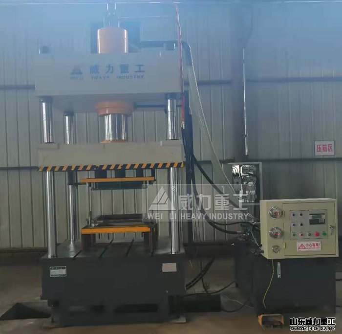 630噸拉伸環(huán)衛(wèi)產品液壓機